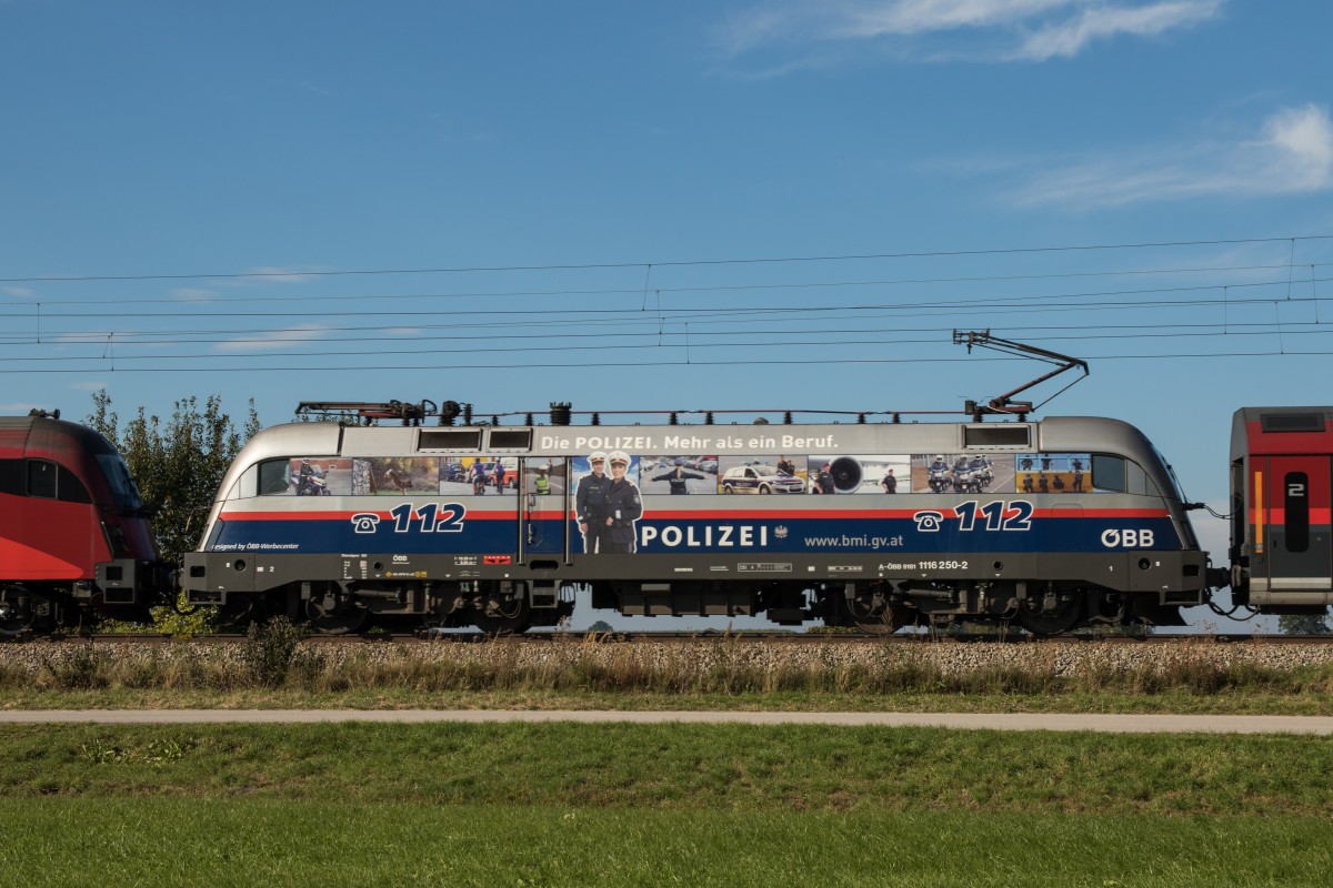 1116 250-0 der  Polizei -Taurus am 2. Oktober 2015 bei bersee am Chiemsee.