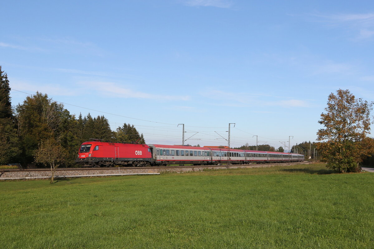 1116 252 mit einem  EC  aus Salzburg kommend am 6. Oktober 2024 bei Fuchsreut.