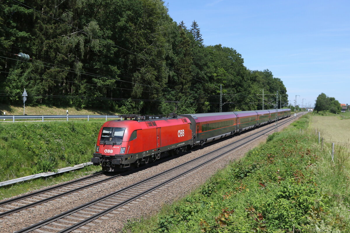 1116 275 aus Salzburg kommend am 18. Juni 2024 bei Hufschlag.