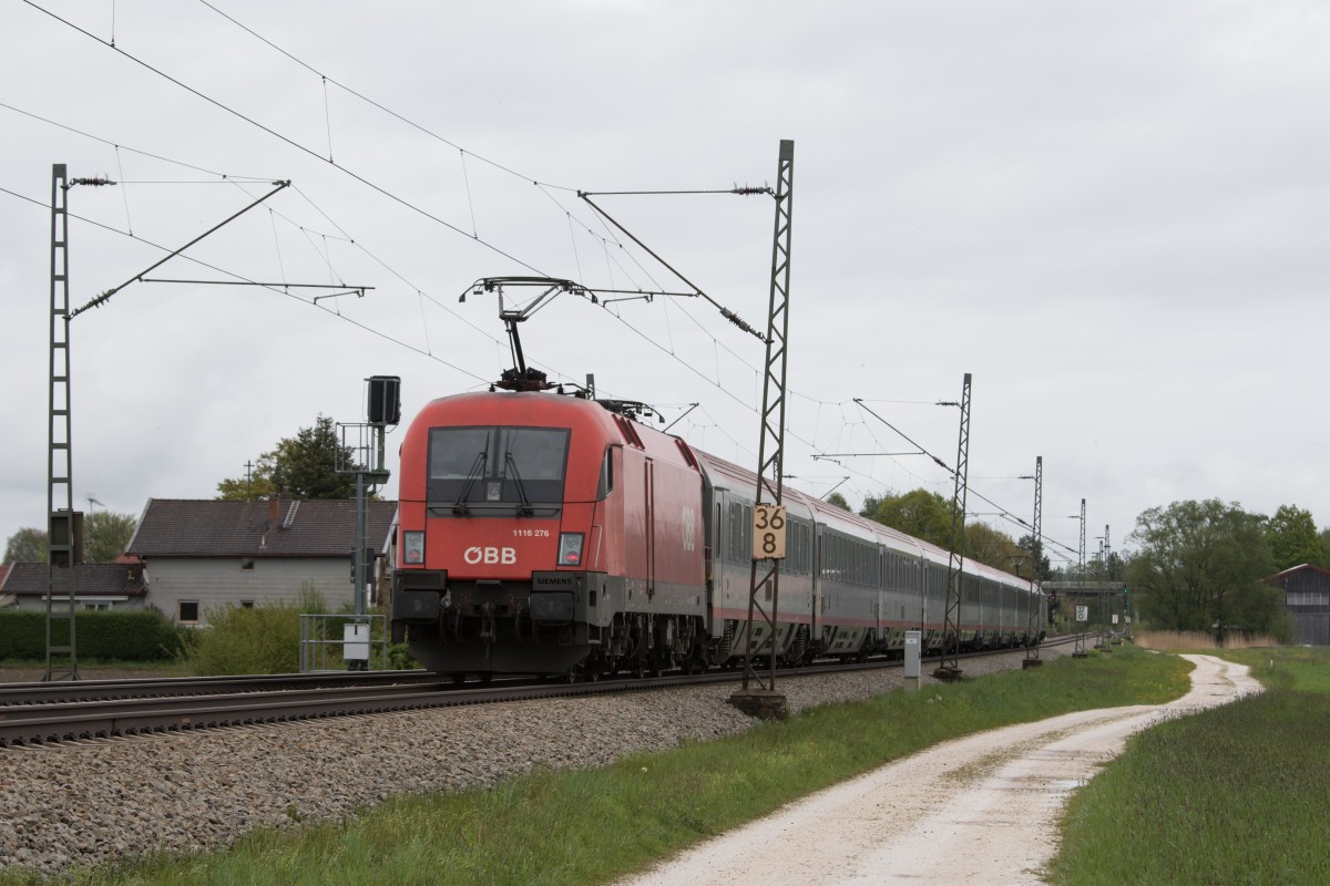 1116 276-7 war am 3. Mai 2015 bei bersee schiebend im Einsatz. 