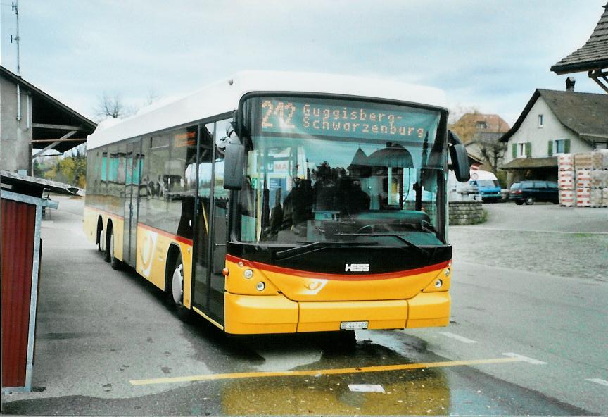 (111'829) - Engeloch, Riggisberg - Nr. 7/BE 447'403 - Scania/Hess am 9. November 2008 beim Bahnhof Schwarzenburg