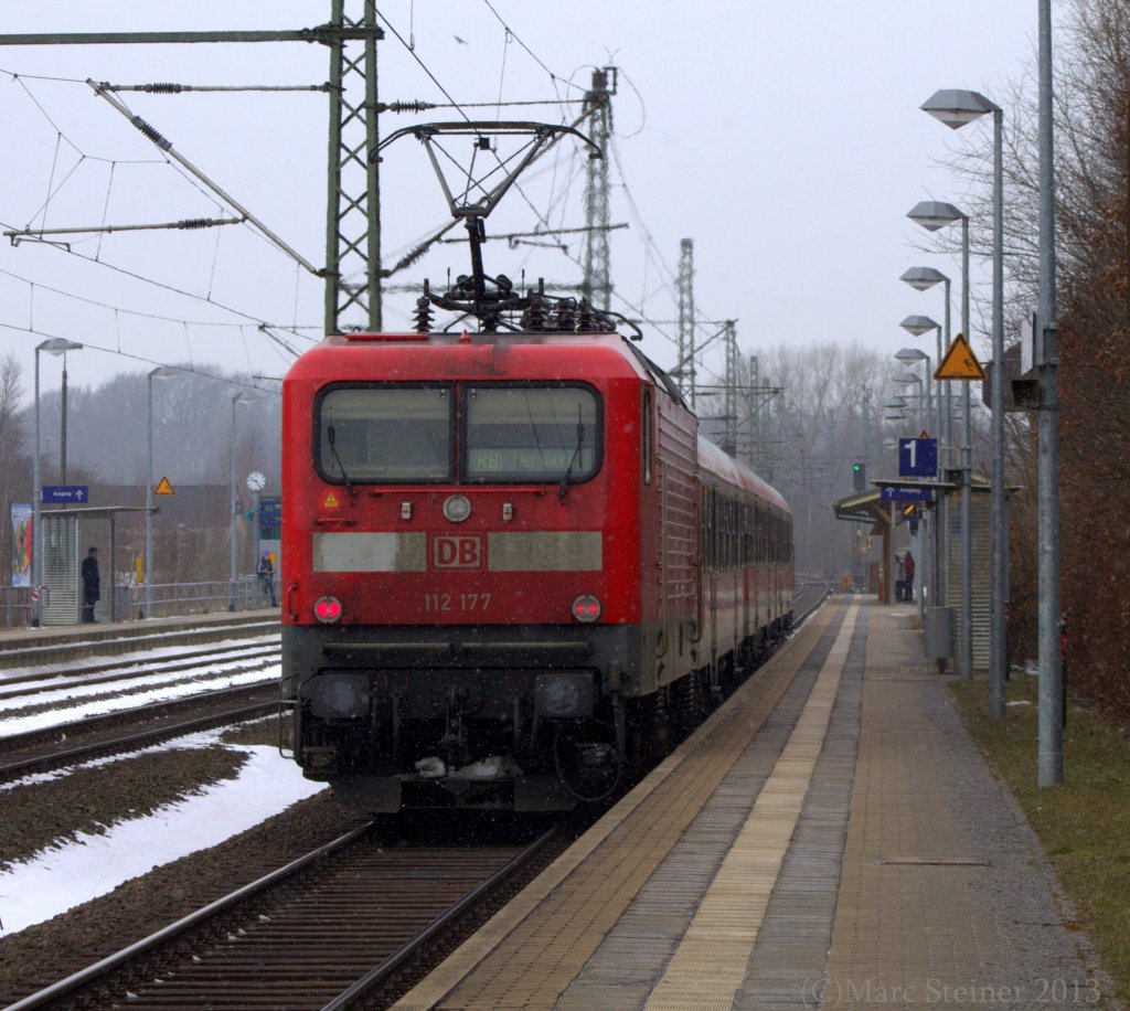 112 177-1 fungierte heute als Schublok für eine RB nach Flensburg. Schleswig 16.03.2013