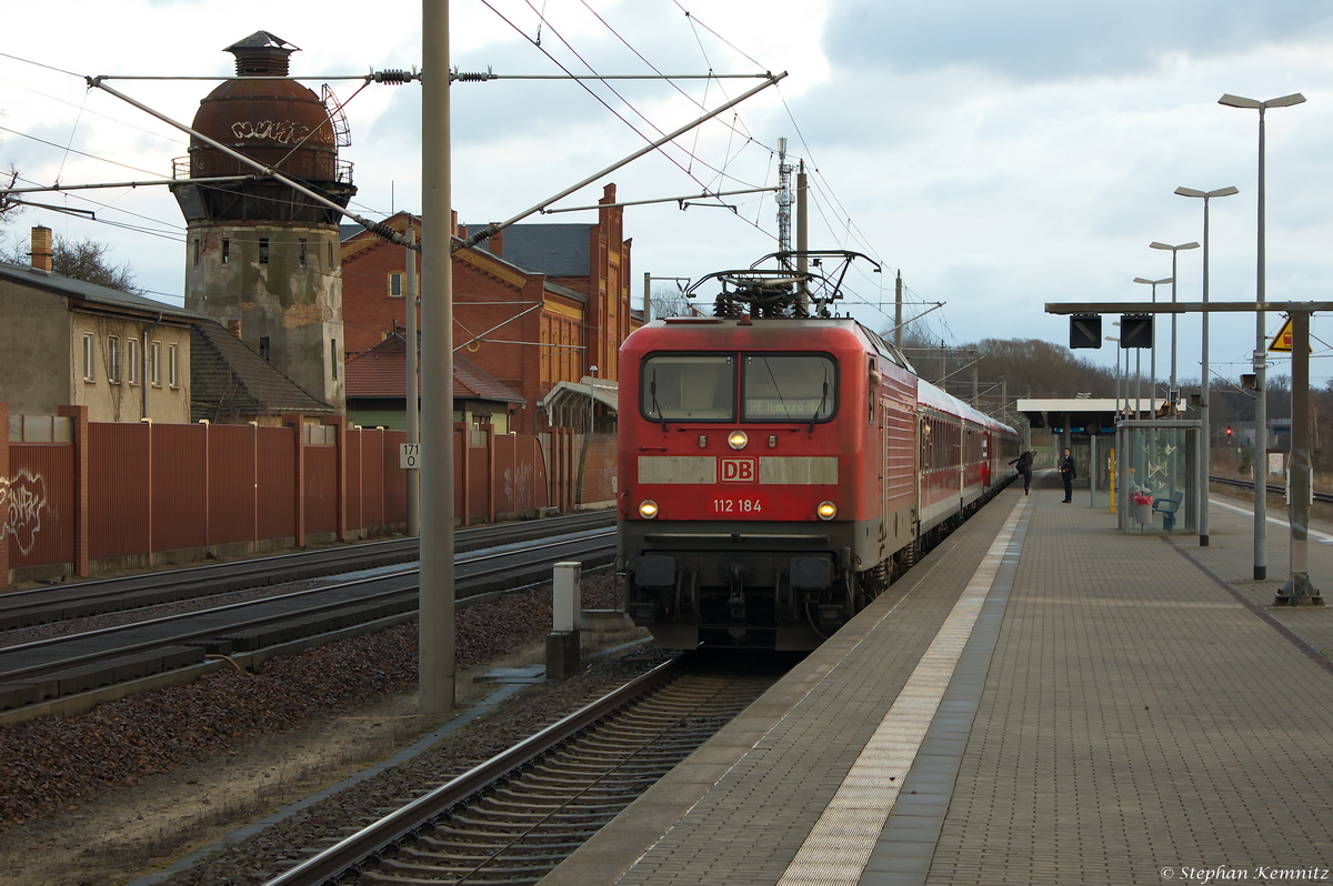 112 184 mit dem IRE  Berlin-Hamburg-Express  (IRE 18096) von Berlin Ostbahnhof nach Hamburg Hbf, mit dem ersten Halt in Rathenow. Seid Heute Montag den 02.03.2015 hält der IRE nun auch in Rathenow. In Rathenow halten nur der IRE 18096, IRE 18097 und die andern IRE´s fahren weiterhin durch. 02.03.2015