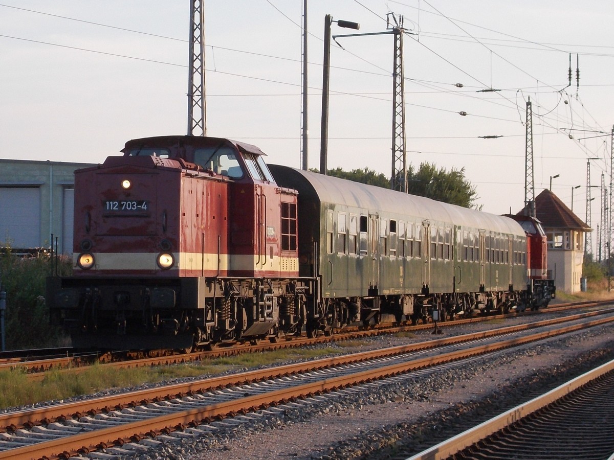 112 703 und 112 565,kamen,am 22.August 2015,in Bergen/Rügen an.