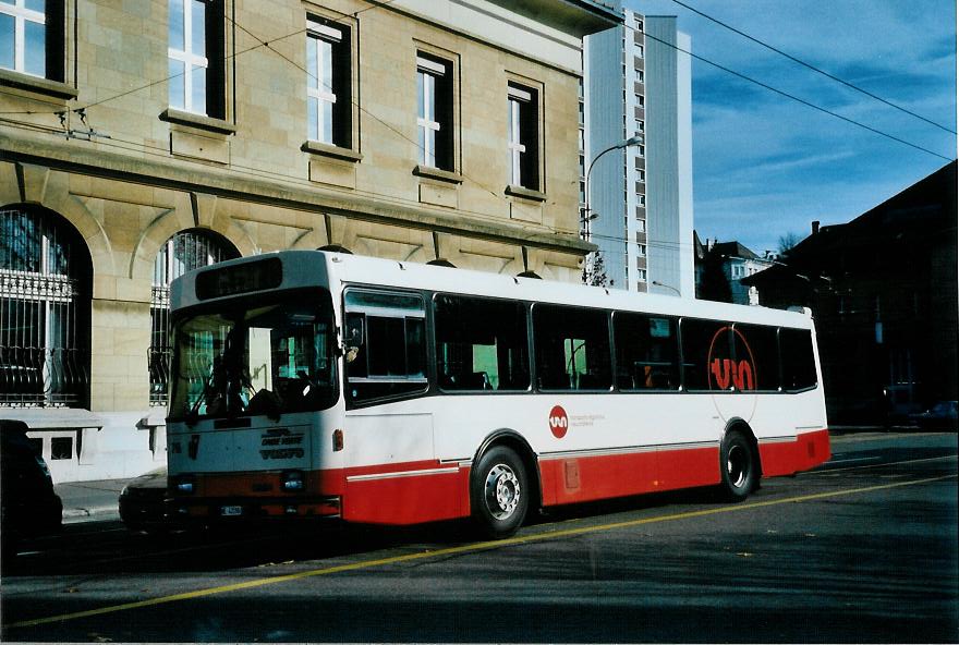 (112'020) - VR La Chaux-de-Fonds - Nr. 76/NE 43'190 - Volvo/Lauber am 10. November 2008 beim Bahnhof La Chaux-de-Fonds