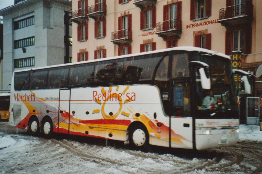 (112'707) - Marchetti, Airolo - TI 60'772 - Van Hool am 10. Dezember 2008 beim Bahnhof Bellinzona