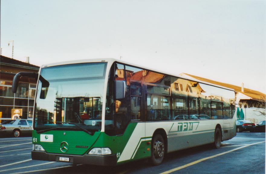 (113'221) - TPM Morges - Nr. 61/VD 1260 - Mercedes am 22. Dezember 2008 beim Bahnhof Morges