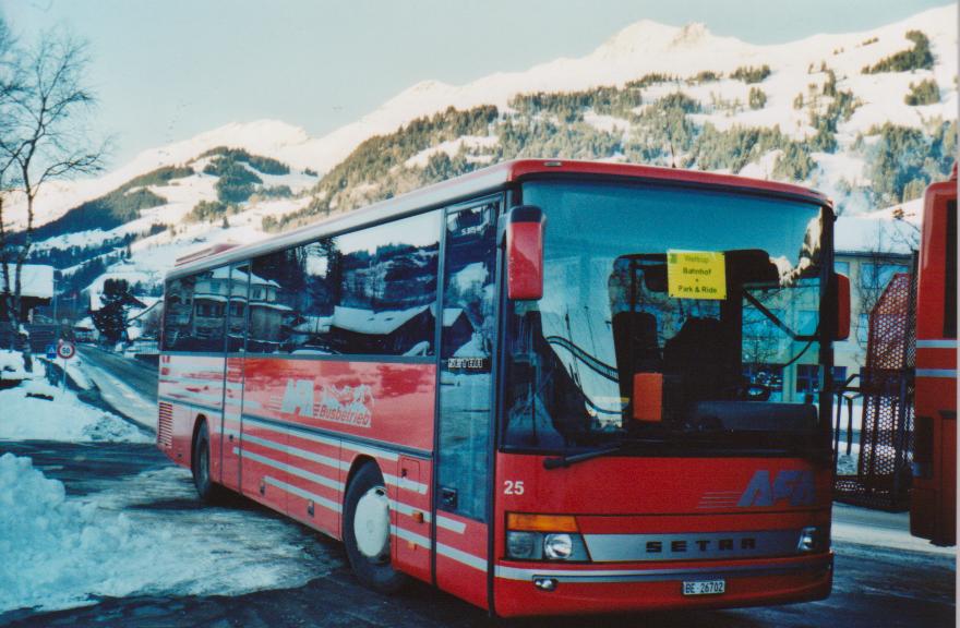 (113'634) - AFA Adelboden - Nr. 25/BE 26'702 - Setra (ex Nr. 12) am 11. Januar 2009 beim Bahnhof Frutigen