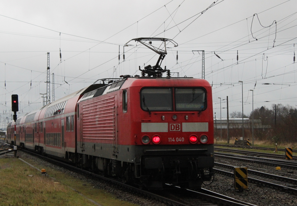 114 040 am 05.01.2017 im Rostocker Hbf.