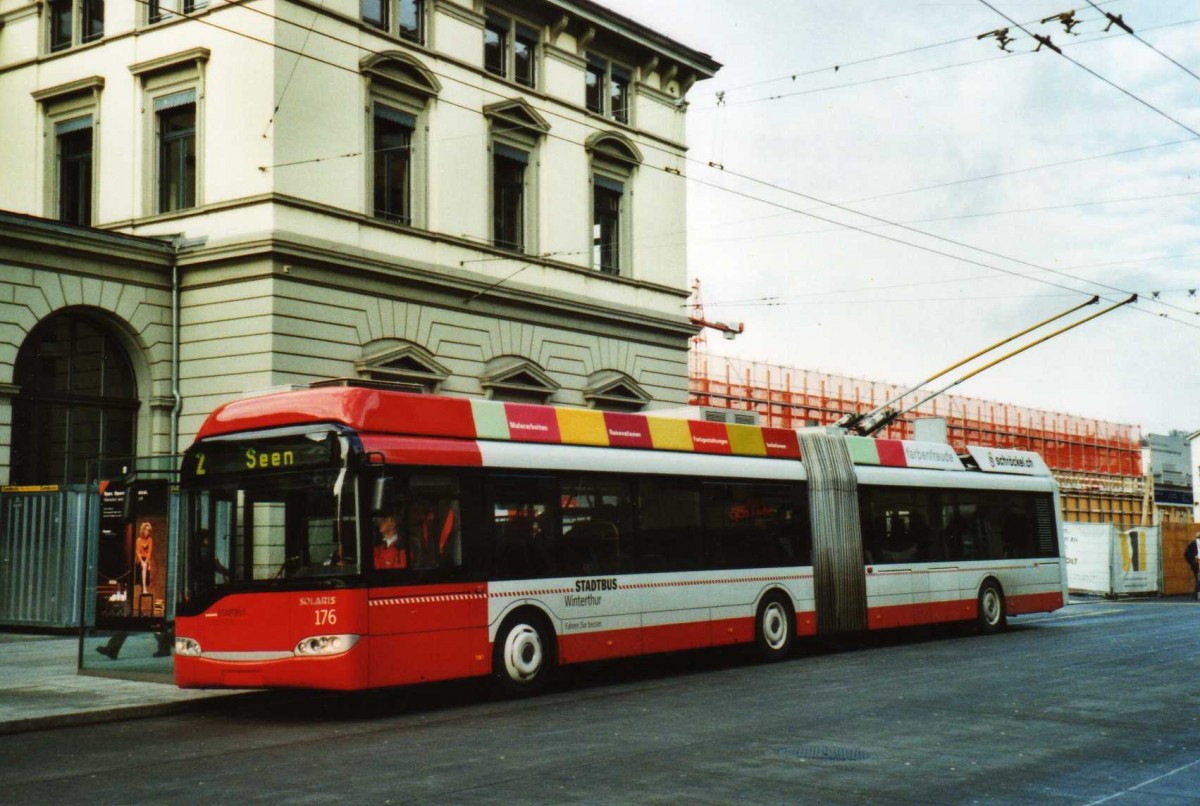 (114'030) - SW Winterthur - Nr. 176 - Solaris Gelenktrolleybus am 21. Januar 2009 beim Hauptbahnhof Winterthur