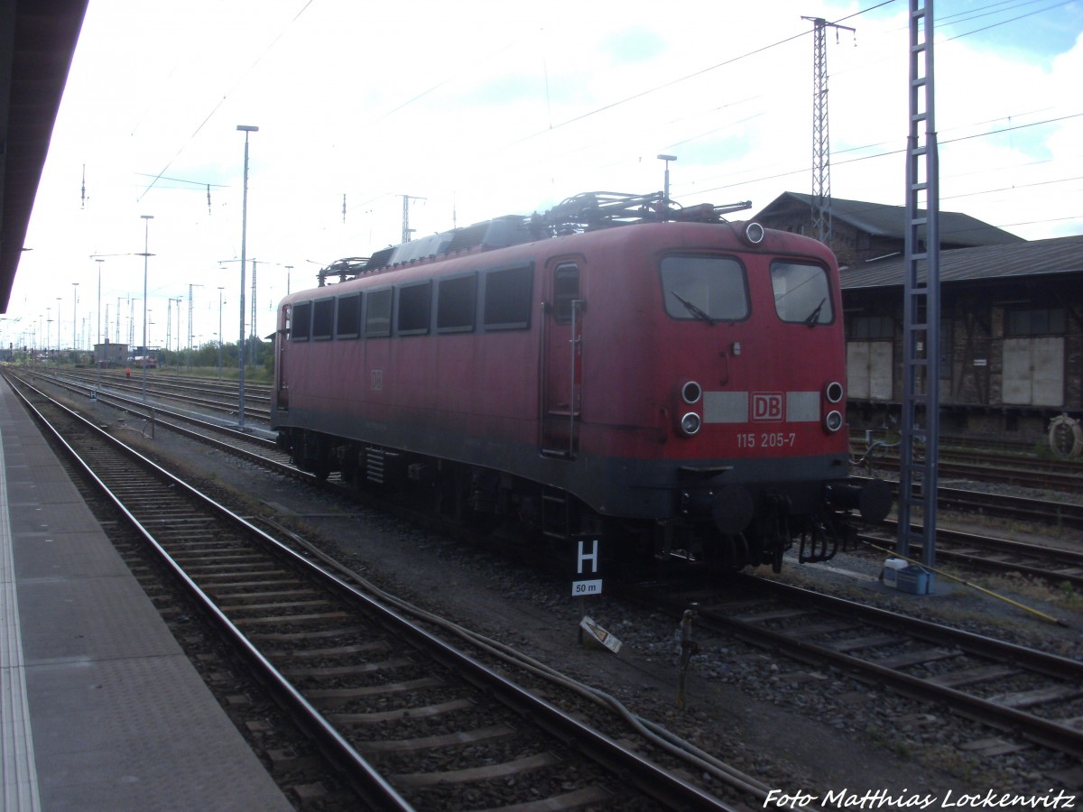 115 205-7 abgestellt im Bahnhof Stralsund Hbf am 12.6.14