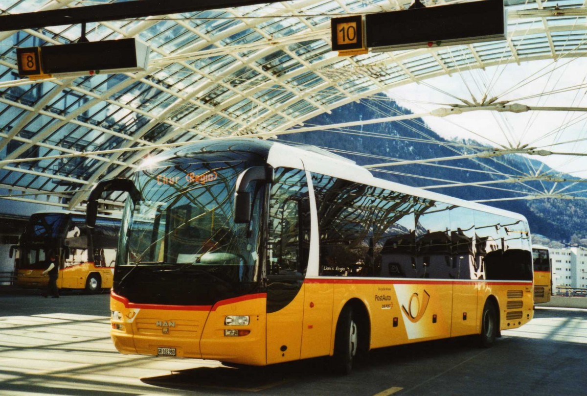 (115'114) - PostAuto Graubnden - GR 162'980 - MAN am 14. Mrz 2009 in Chur, Postautostation