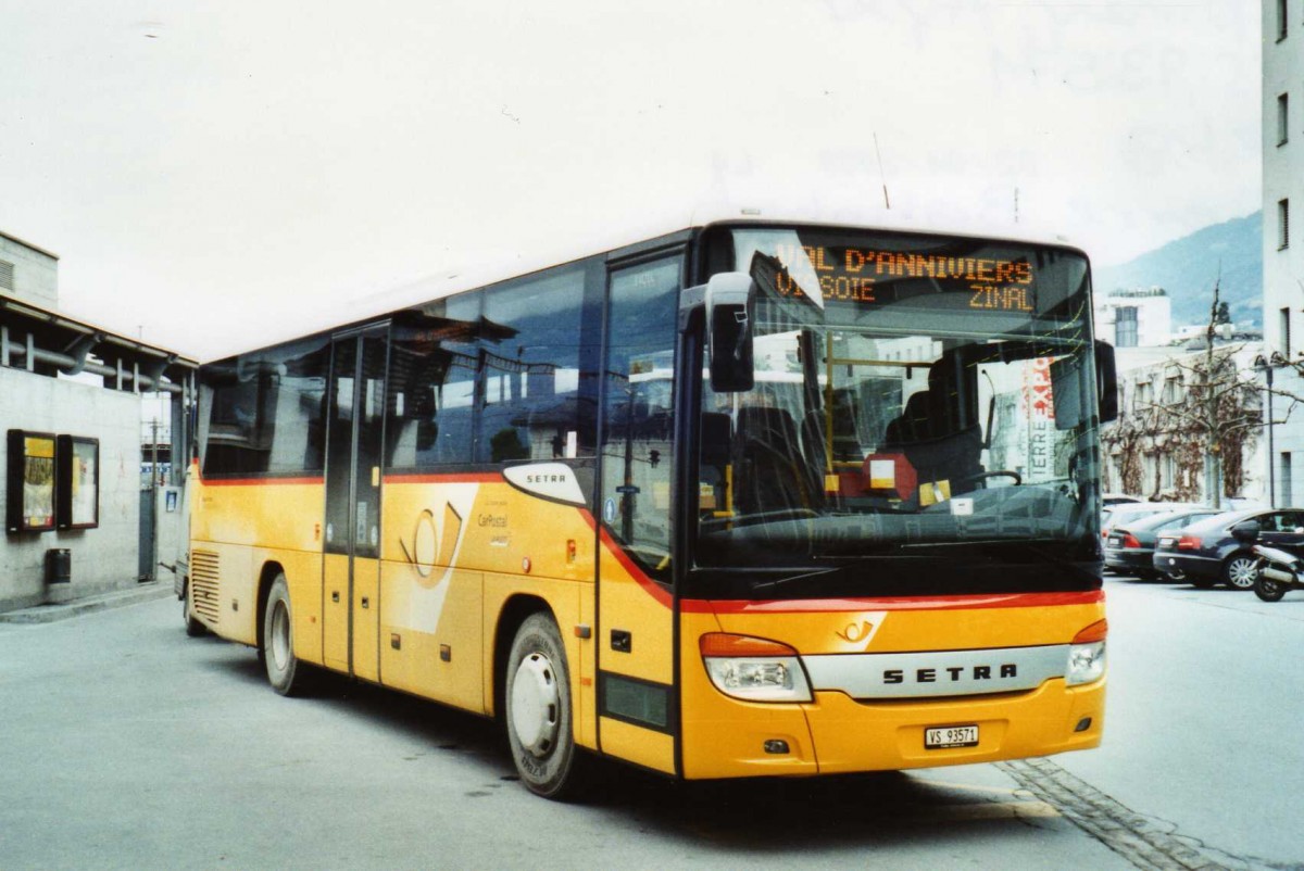 (115'535) - Epiney, Ayer - VS 93'571 - Setra am 30. Mrz 2009 beim Bahnhof Sierre