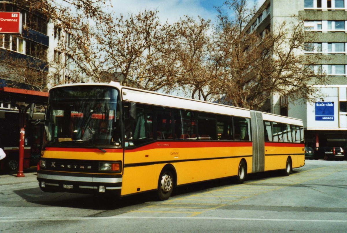 (115'711) - PostAuto Wallis - Nr. 12/VS 241'998 - Setra (ex P 27'802) am 30. Mrz 2009 beim Bahnhof Sion