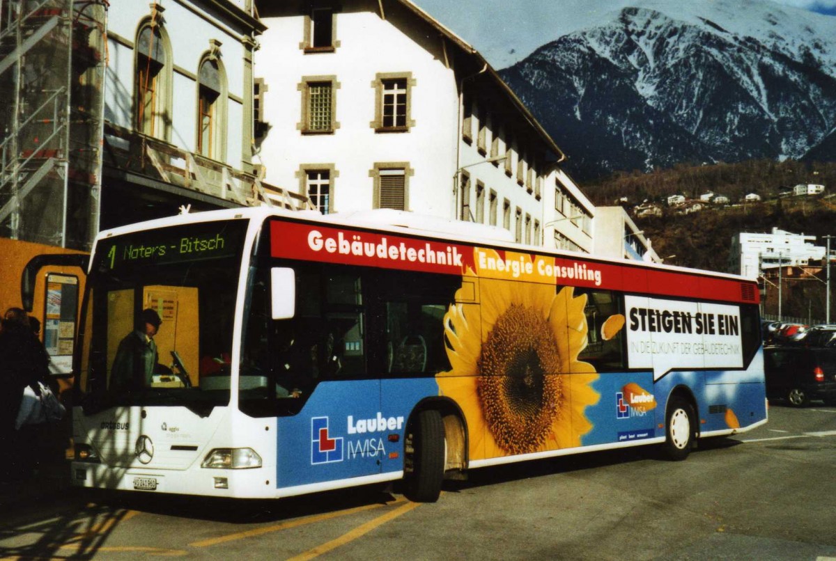 (115'722) - PostAuto Wallis - VS 241'960 - Mercedes am 30. Mrz 2009 beim Bahnhof Brig