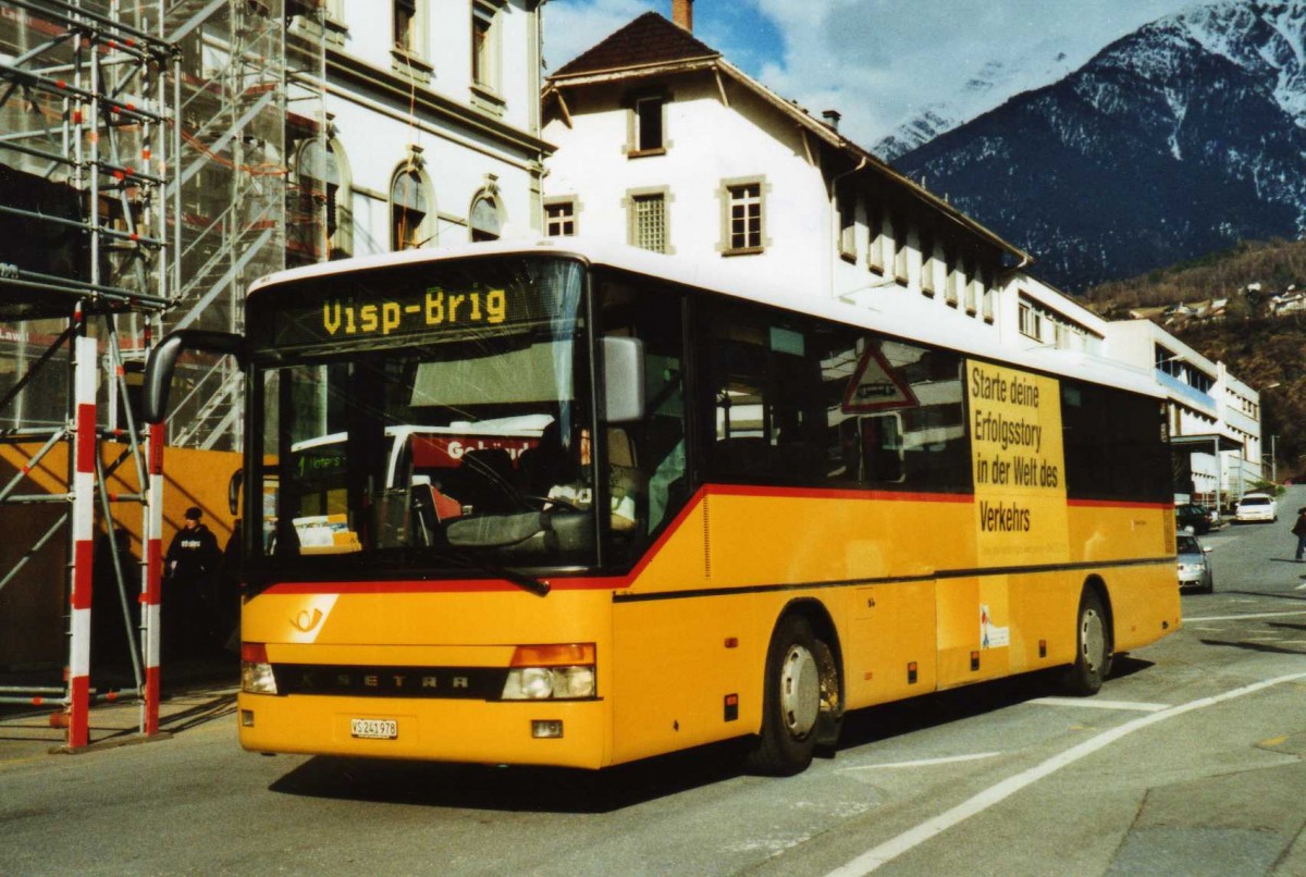 (115'723) - PostAuto Wallis - VS 241'978 - Setra (ex Anthamatten, Saas-Almagell) am 30. Mrz 2009 beim Bahnhof Brig