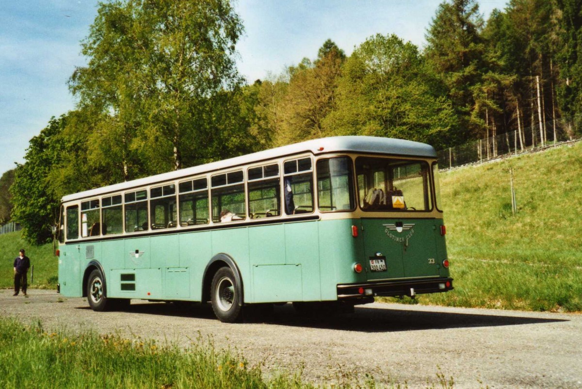 (116'115) - Oldtimer Club 33, Tafers - Nr. 33/FR 300'450 - Saurer/Hess (ex GFM Fribourg Nr. 33) am 25. April 2009 im Waadtland