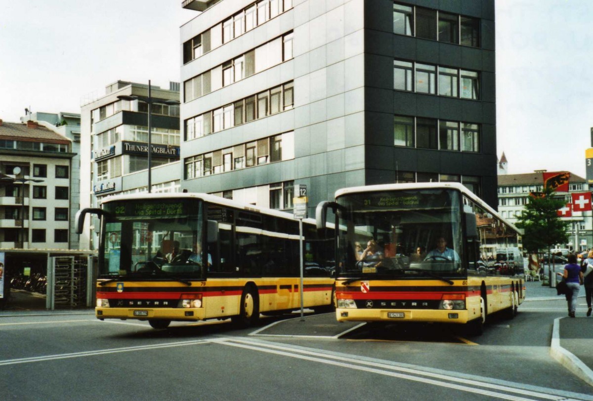 (116'426) - STI Thun - Nr. 79/BE 285'779 + Nr. 80/BE 543'380 - Setra am 11. Mai 2009 beim Bahnhof Thun