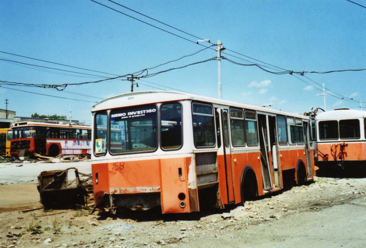 (116'908) - Tursib, Sibiu - Nr. 158 - Volvo/Hess (ex TL Lausanne Nr. 325) am 27. Mai 2009 in Sibiu, Depot