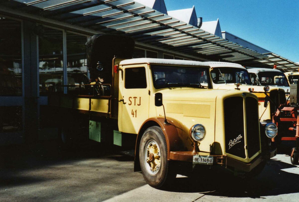 (117'603) - Aus dem Archiv: STI Thun - Nr. 41/BE 3349 U - Berna (ex Nr. 141; ex Nr. 41) am 13. Juni 2009 in Thun, Garage