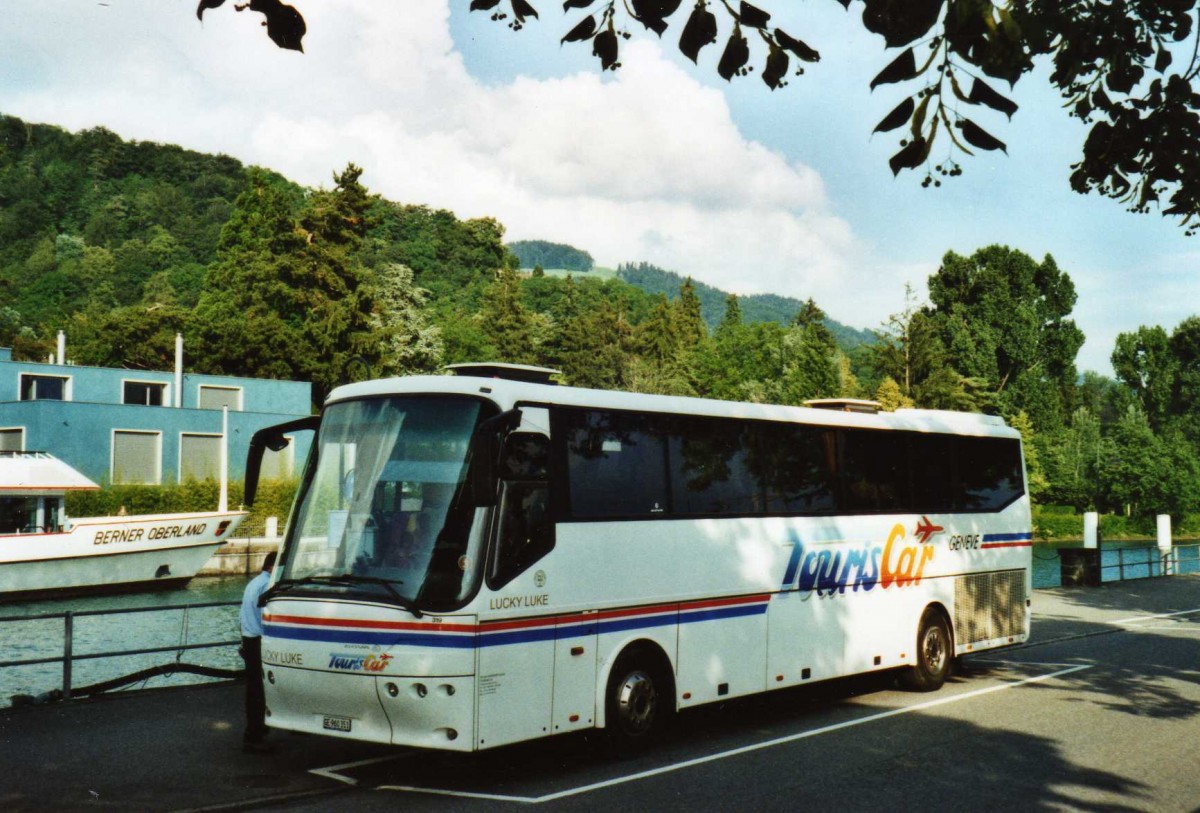 (117'906) - TourisCar, Genve - Nr. 319/GE 960'351 - Bova am 3. Juli 2009 bei der Schifflndte Thun