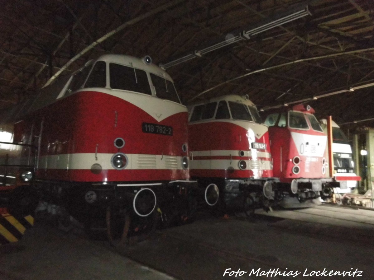 118 141, 118 782, 219 003 und 670 002 im Eisenbahnmuseum Chemnitz-Hilbersdorf am 12.11.15