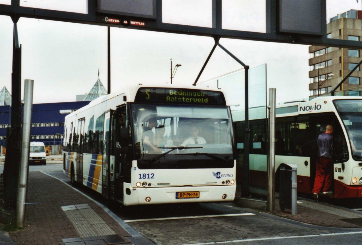 (118'230) - Hermes, Kampen - Nr. 1812/BP-PH-74 - VDL Berkhof am 5. Juli 2009 beim Bahnhof Nijmegen