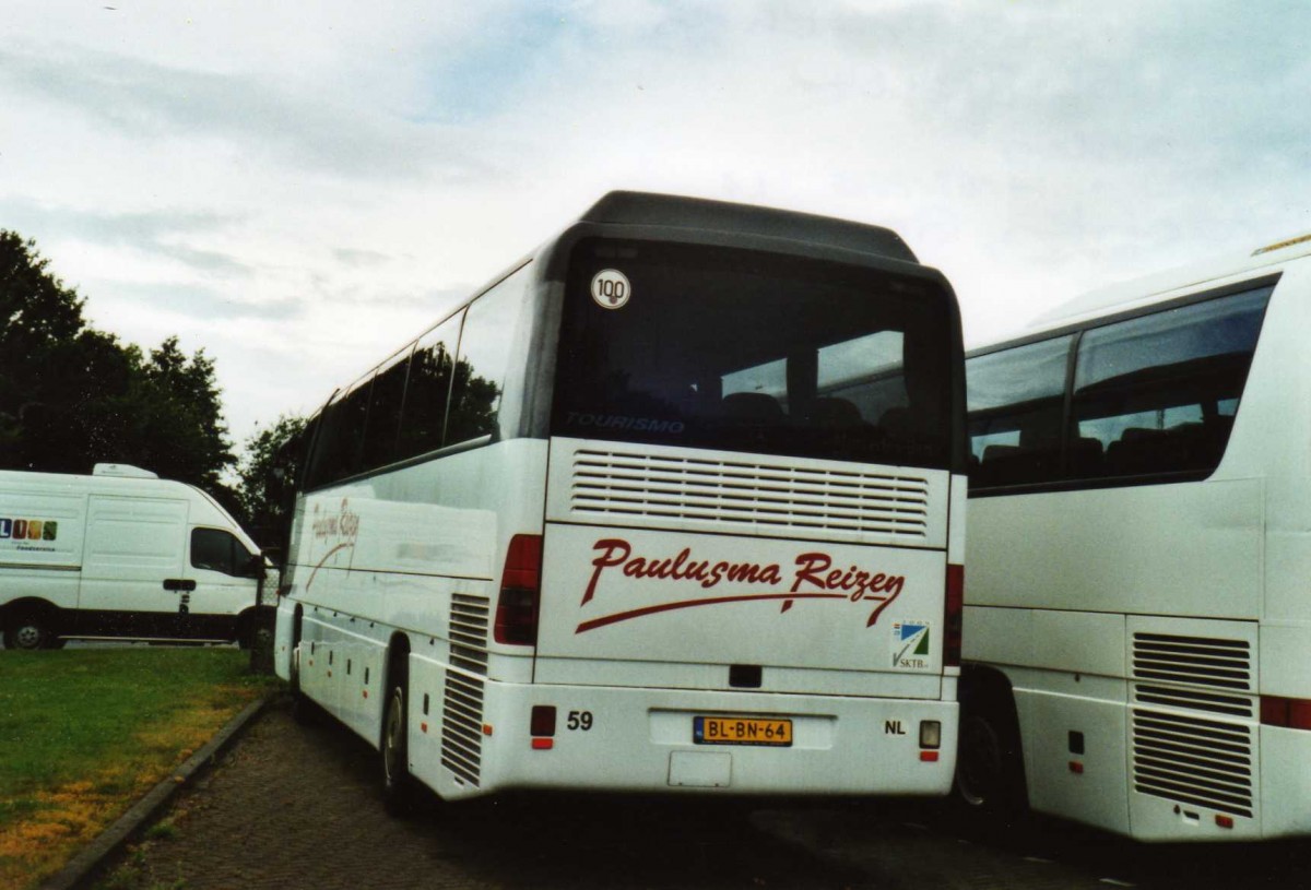 (118'808) - Paulusma, Drachten - Nr. 59/BL-BN-64 - Mercedes am 7. Juli 2009 in Drachten, Garage