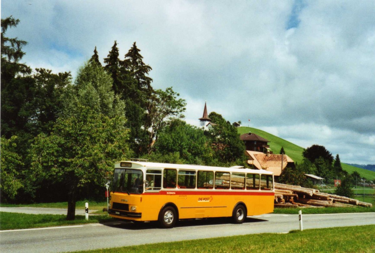 (119'525) - Burri, Teuffenthal (RWB) - BE 530'697 - FBW/R&J (ex Alga, D-Sittensen; ex PM-Oldi-Club, D-Hamburg; ex Burri, Teuffenthal) am 9. August 2009 in Buchen, Schulhaus