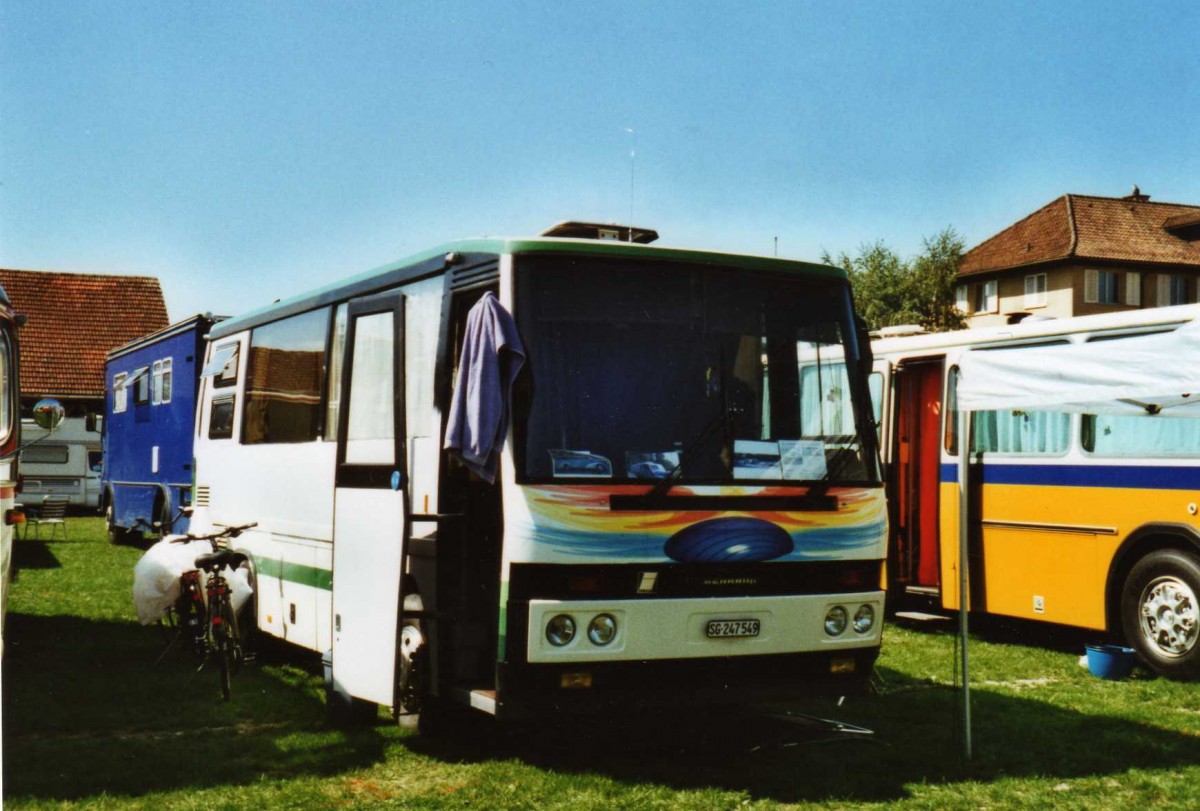 (119'820) - Schneider, Ermenswil - SG 247'549 - Menarini-Iveco (ex Nr. 5) am 15. August 2009 in Zug, Wohnbustreffen