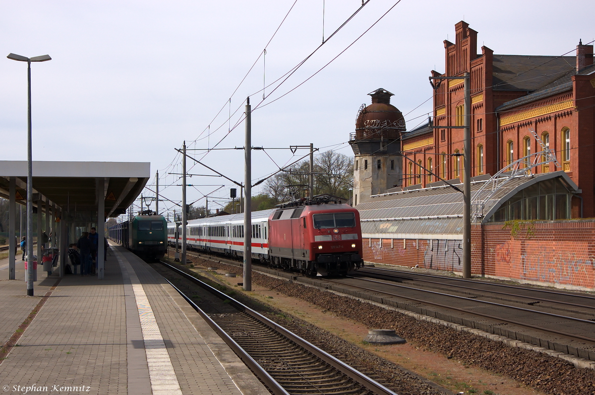 120 147-4 mit dem IC 141 von Amsterdam Centraal nach Berlin Ostbahnhof, bei der Durchfahrt in Rathenow. 17.04.2014