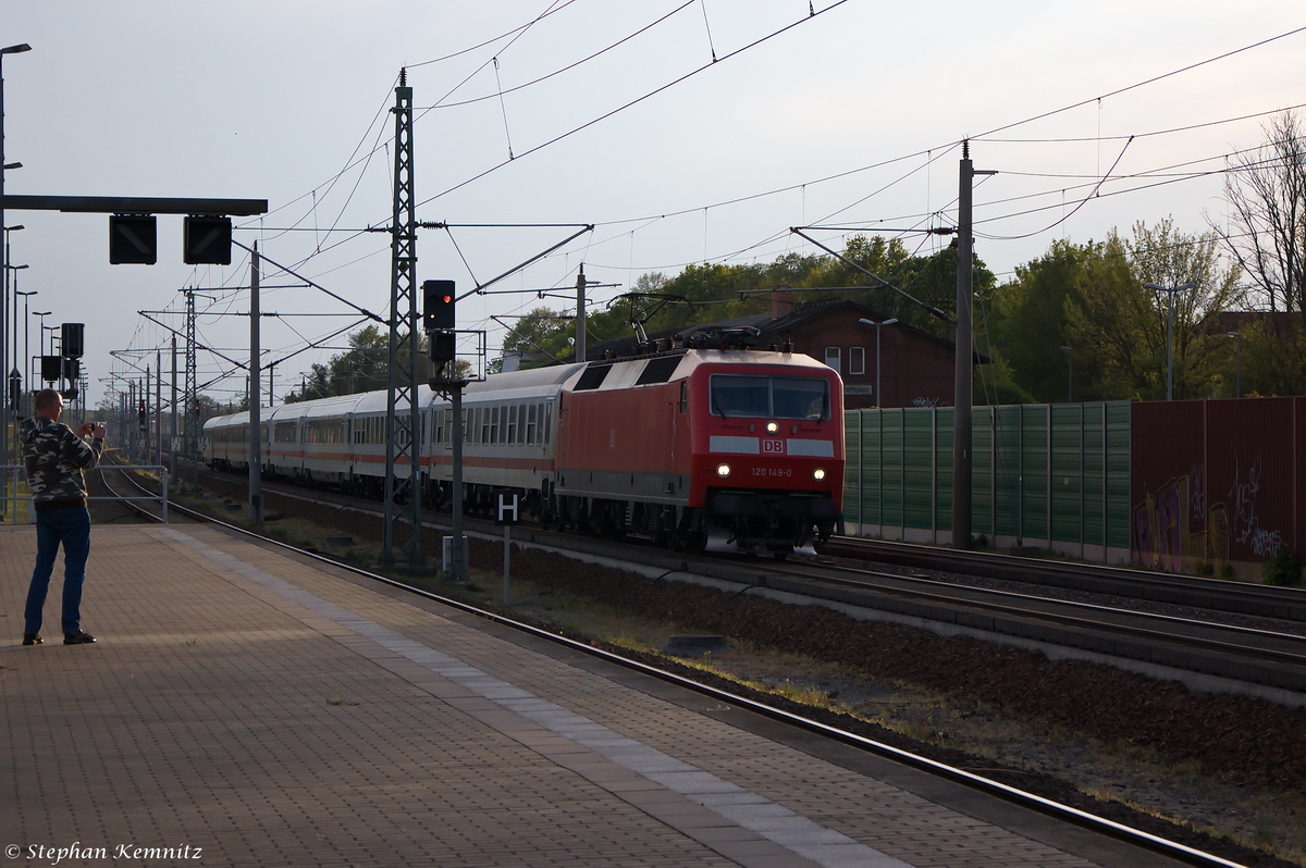 120 149-0 mit dem IC 1920 von Frankfurt(Main)Hbf nach Berlin Hbf (tief) in Rathenow. 27.04.2014