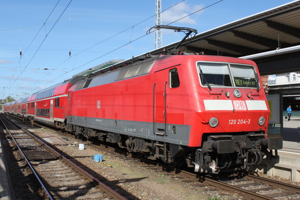 120 204-3 mit RE 4309(Hamburg-Rostock)kurz nach der Ankunft im Rostocker Hbf.28.09.2018