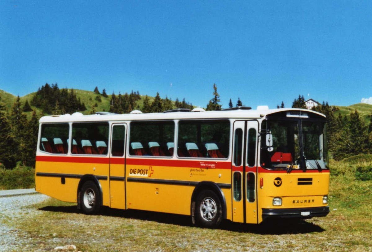 (120'412) - AVG Meiringen - Nr. 74/BE 607'481 - Saurer/R&J (ex P 24'357) am 23. August 2009 unterher der Grossen Scheidegg