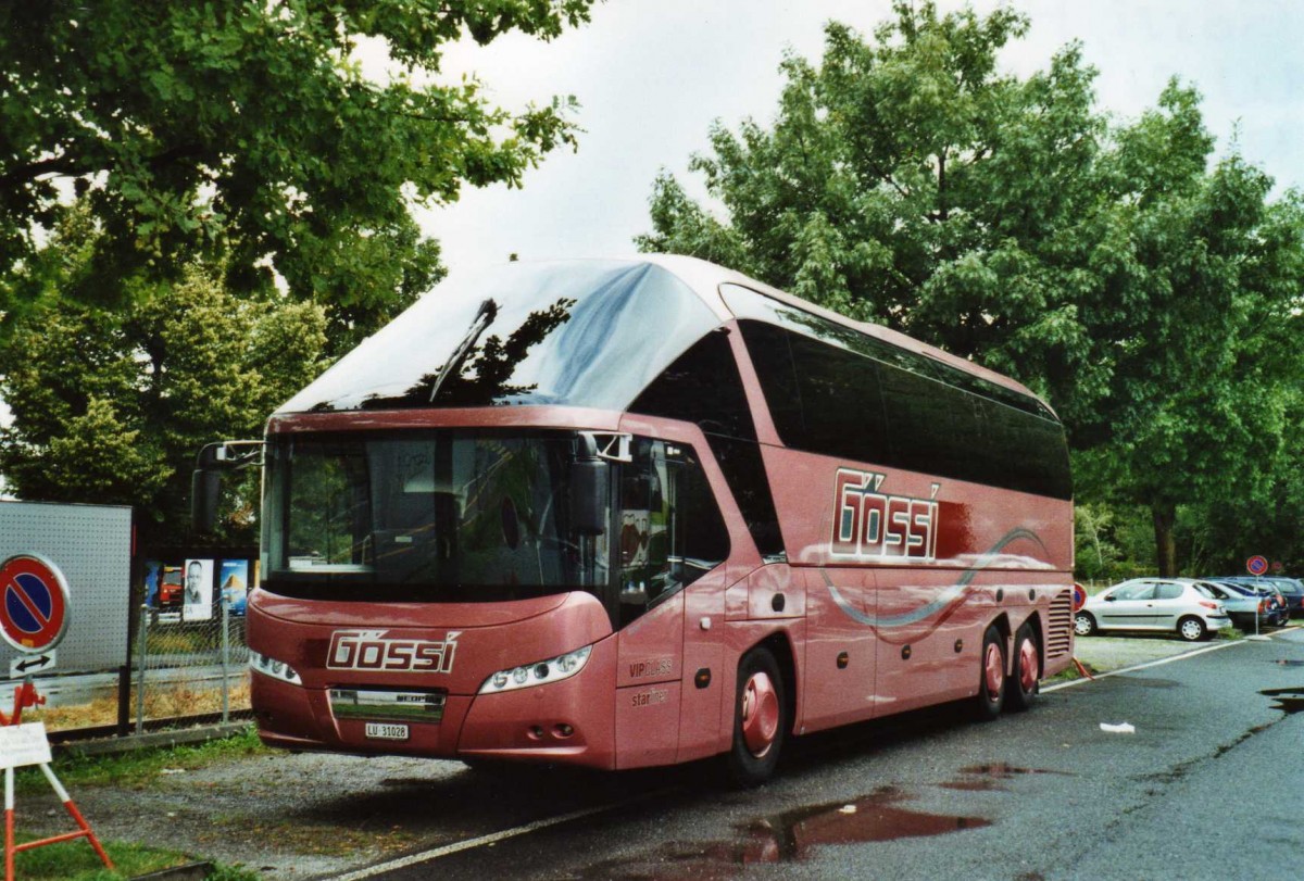 (120'823) - Gssi, Horw - LU 31'028 - Neoplan am 4. September 2009 in Thun, Seestrasse