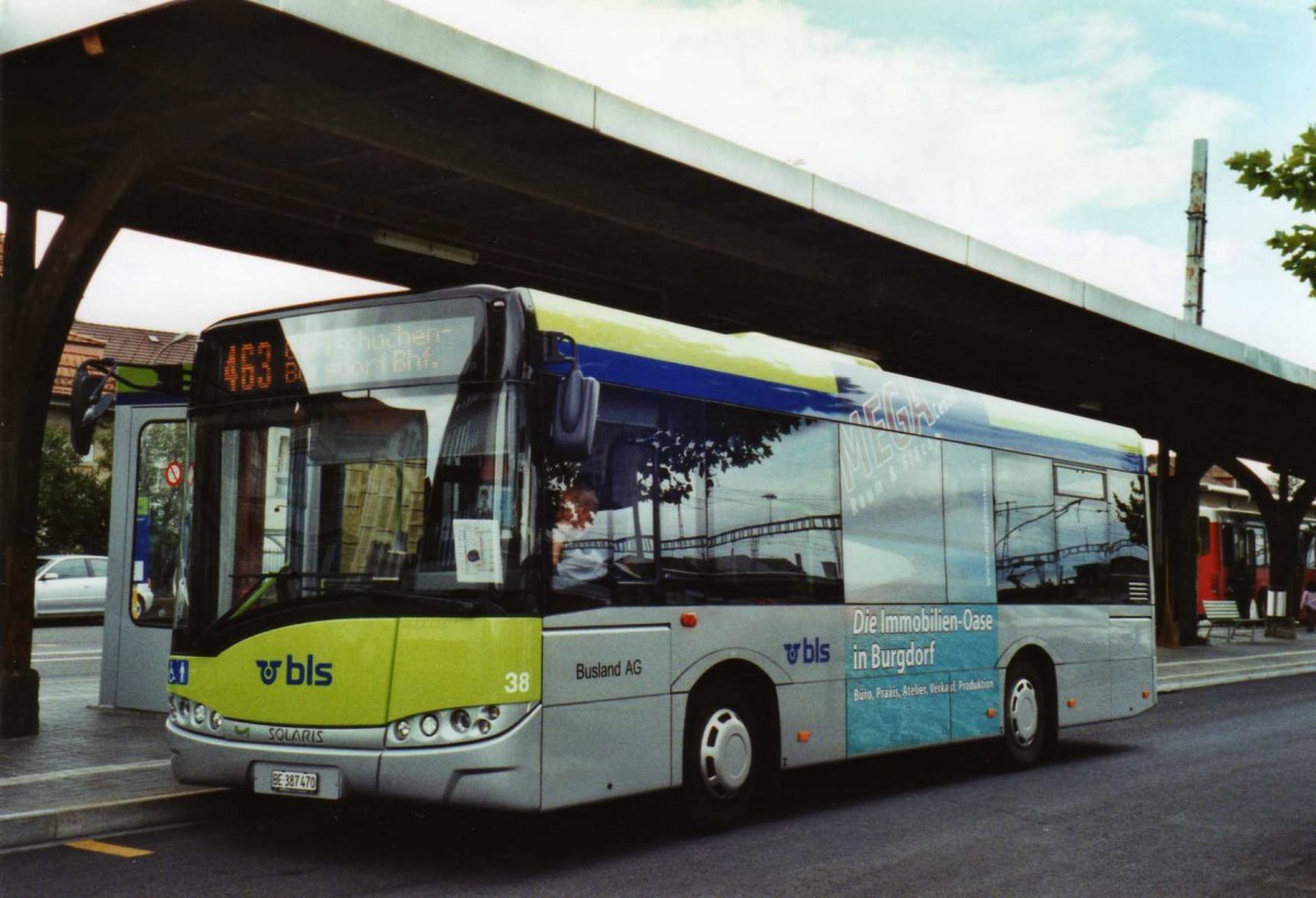 (121'215) - Busland, Burgdorf - Nr. 38/BE 387'470 - Solaris am 14. September 2009 beim Bahnhof Burgdorf