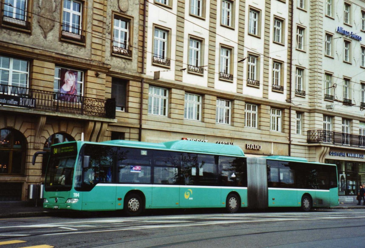 (122'120) - BVB Basel - Nr. 704/BS 6663 - Mercedes am 17. November 2009 in Basel, Schifflnde