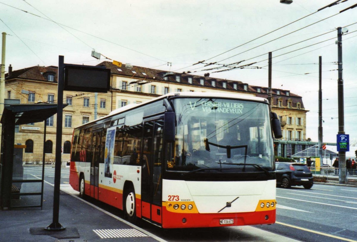 (122'519) - VR La Chaux-de-Fonds - Nr. 273/NE 114'473 - Volvo am 5. Dezember 2009 in Neuchtel, Place Pury