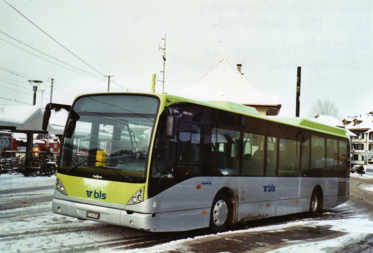 (123'129) - Busland, Burgdorf - Nr. 8/BE 545'856 - Van Hool am 21. Dezember 2009 beim Bahnhof Langnau