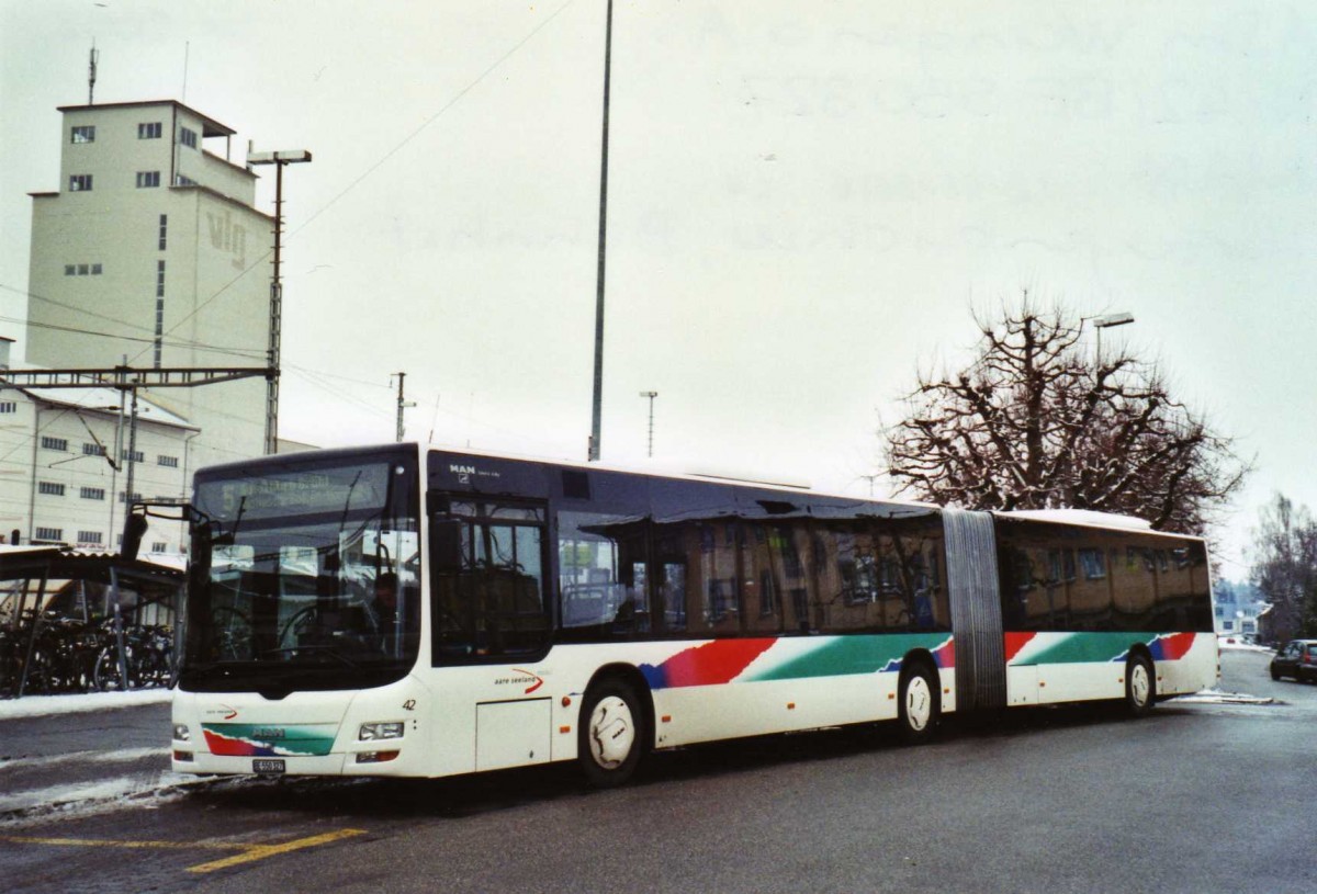 (124'115) - ASm Langenthal - Nr. 42/BE 550'327 - MAN am 11. Januar 2010 beim Bahnhof Herzogenbuchsee