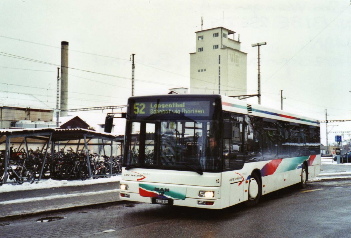 (124'122) - ASm Langenthal - Nr. 13/BE 236'839 - MAN am 11. Januar 2010 beim Bahnhof Herzogenbuchsee