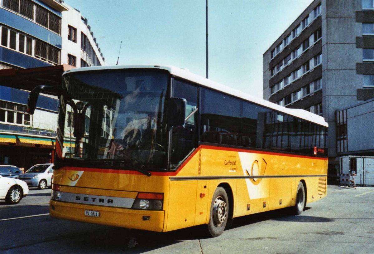 (124'626) - Evquoz, Erde - VS 1011 - Setra am 9. Mrz 2010 beim Bahnhof Sion