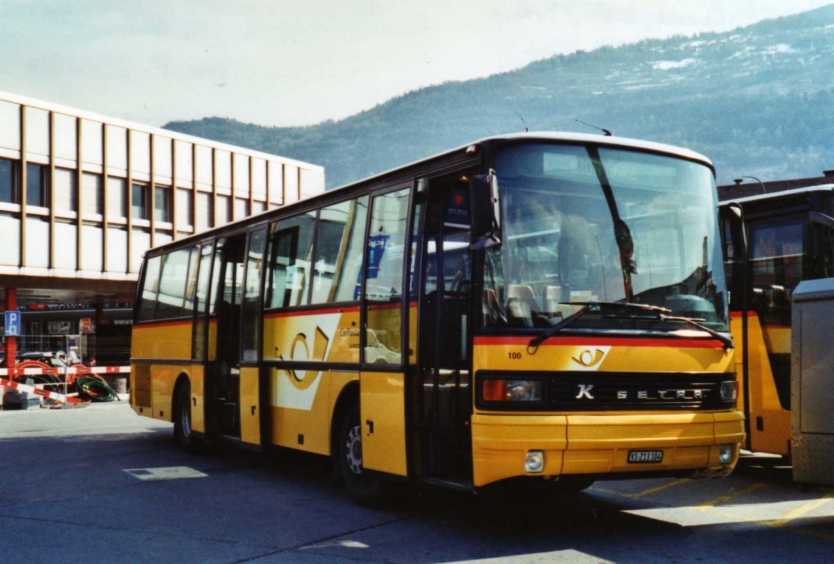 (124'711) - Buchard, Leytron - Nr. 100/VS 213'104 - Setra (ex PostAuto Wallis; ex P 25'094) am 9. Mrz 2010 beim Bahnhof Sion