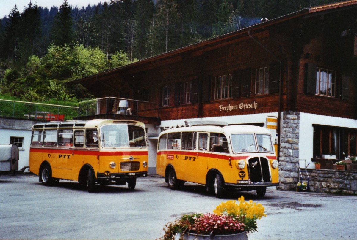 (126'702) - Schmid, Thrishaus - Nr. 9/BE 26'105 - Saurer/R&J (ex Geiger, Adelboden Nr. 9) + Nr. 3/BE 26'760 - Saurer/Gangloff (ex Geiger, Adelboden Nr. 3) am 29. Mai 2010 auf der Griesalp