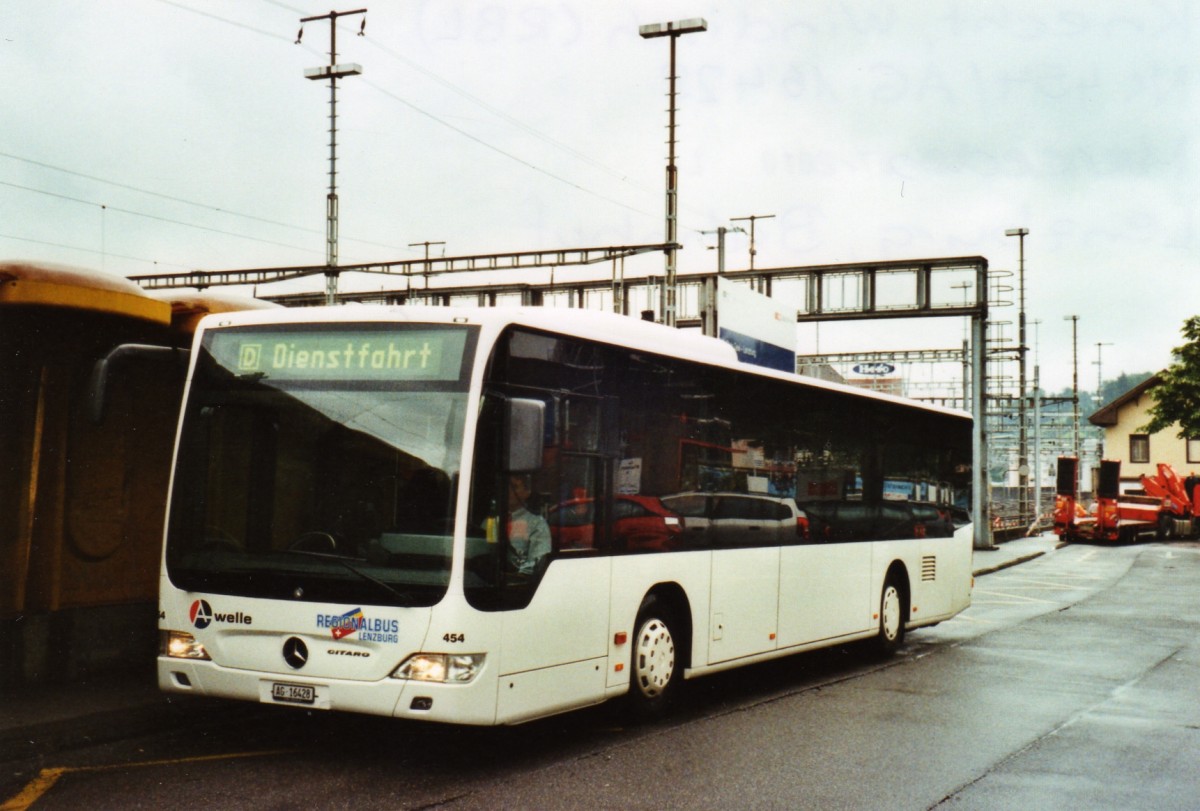 (127'005) - Knecht, Windisch - Nr. 454/AG 16'428 - Mercedes am 16. Juni 2010 beim Bahnhof Lenzburg