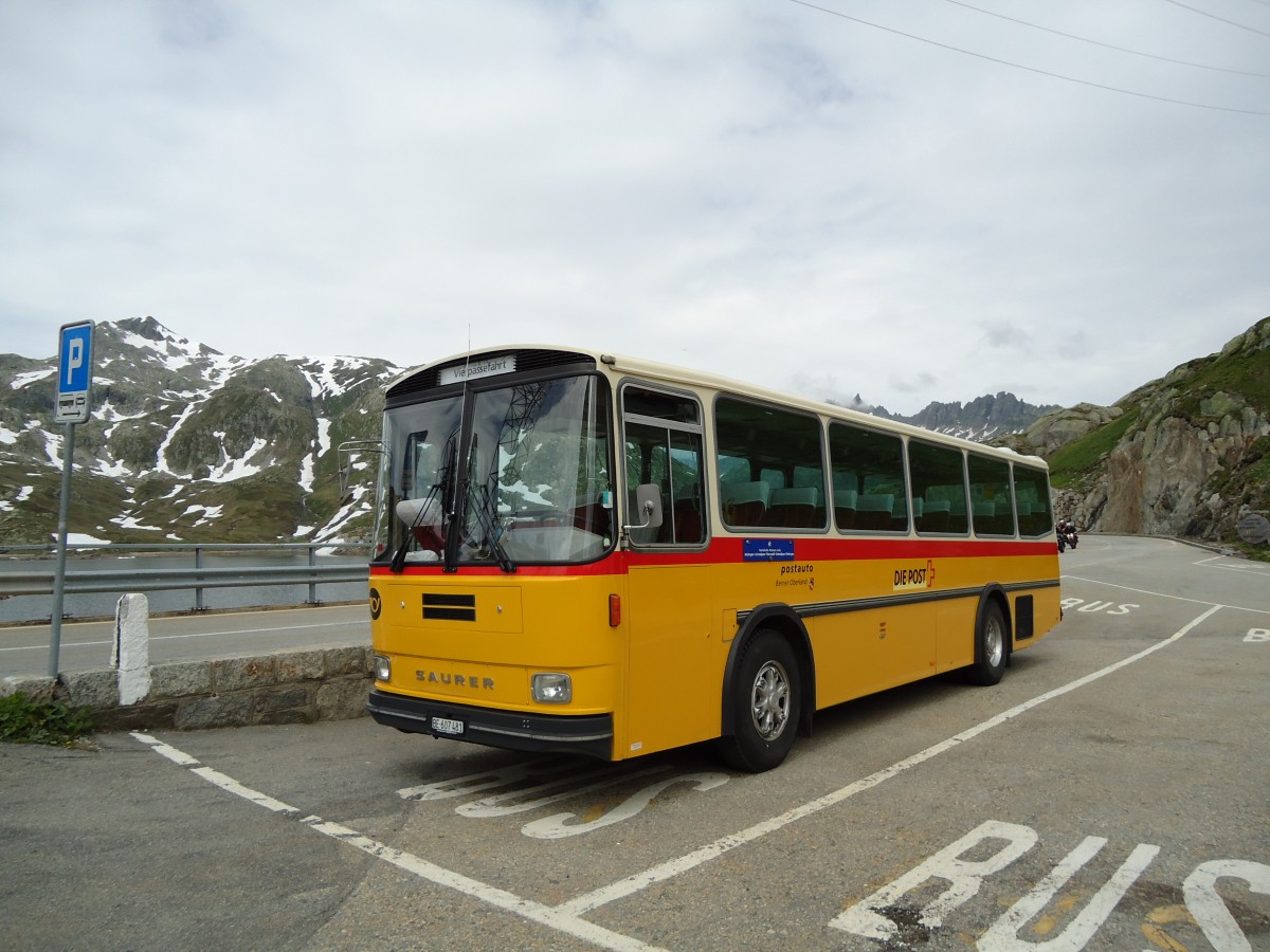 (127'540) - AVG Meiringen - Nr. 74/BE 607'481 - Saurer/R&J (ex P 24'357) am 4. Juli 2010 in Grimsel, Rest. Grimselblick