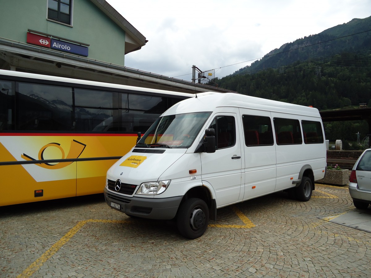 (127'565) - Marchetti, Airolo - TI 162'734 - Mercedes am 4. Juli 2010 beim Bahnhof Airolo