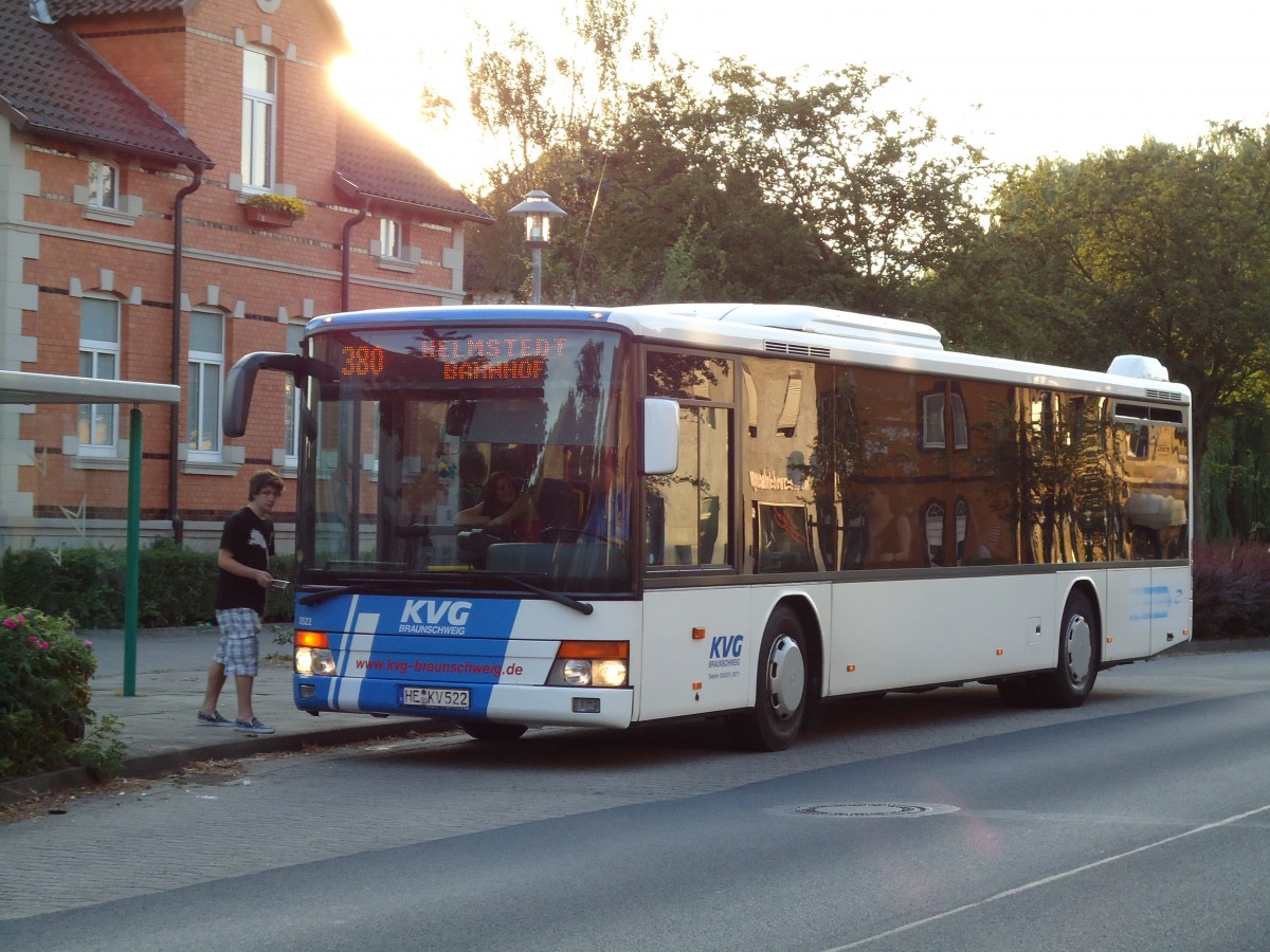 (127'783) - KVG Braunschweig - Nr. 522/HE-KV 522 - Setra am 8. Juli 2010 in Velpke, Markt