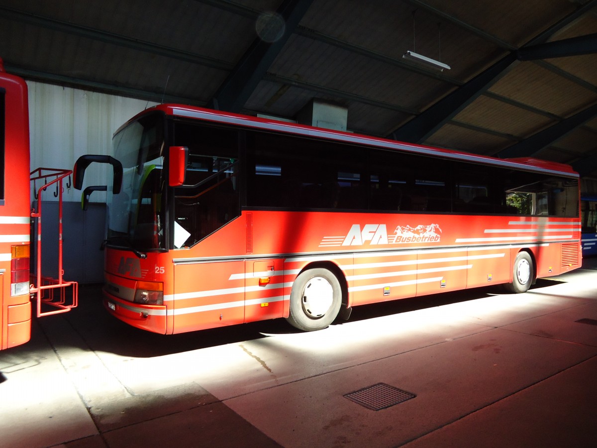 (128'160) - AFA Adelboden - Nr. 25/BE 26'702 - Setra (ex Nr. 12) am 1. August 2010 im Autobahnhof Adelboden