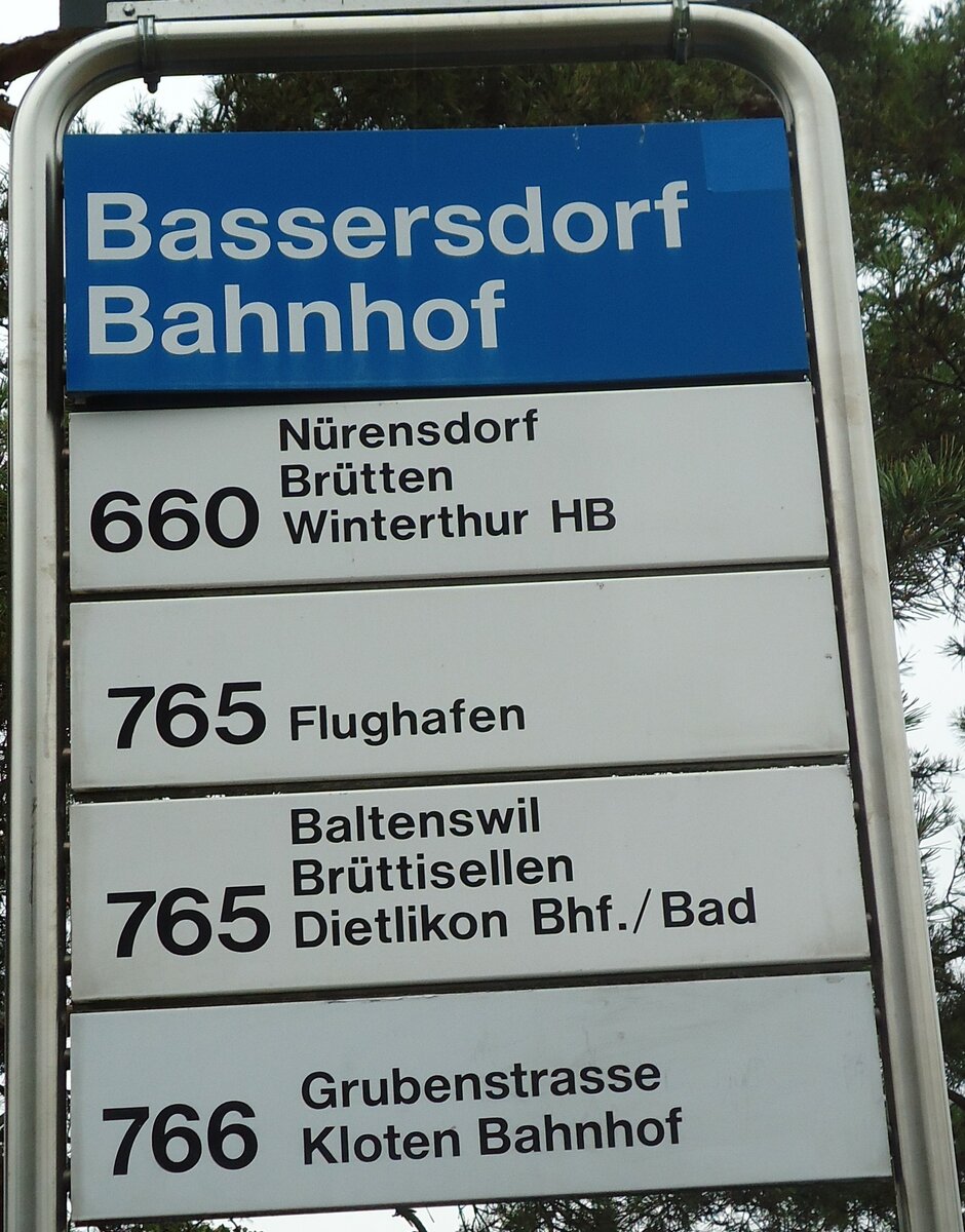 (129'712) - ZVV-Haltestellenschild - Bassersdorf, Bahnhof - am 15. September 2010